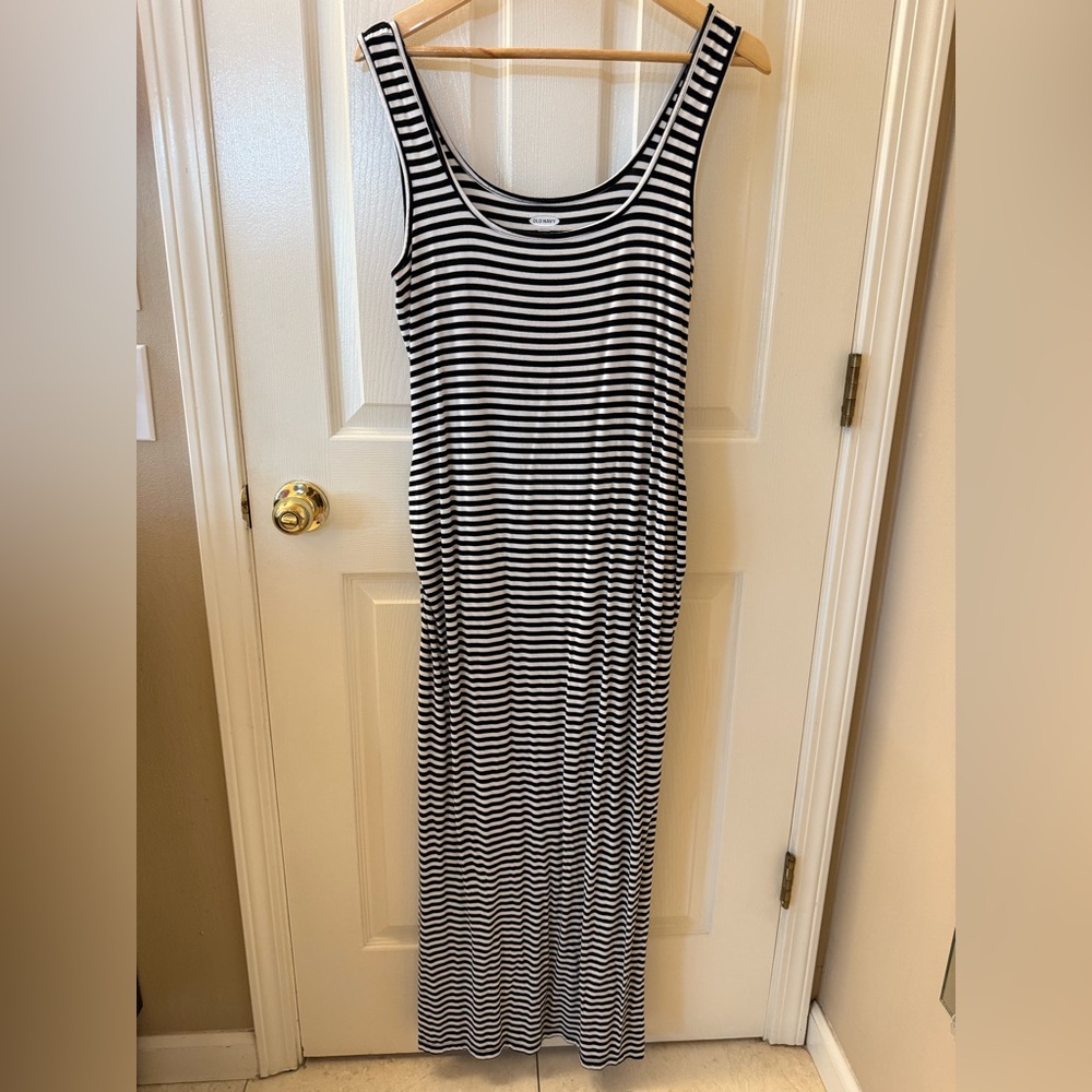 Old Navy Maxi Maternity Dress